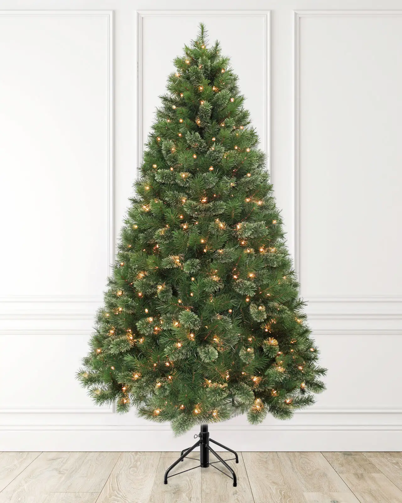 Pre-Lit Green Pine Tree