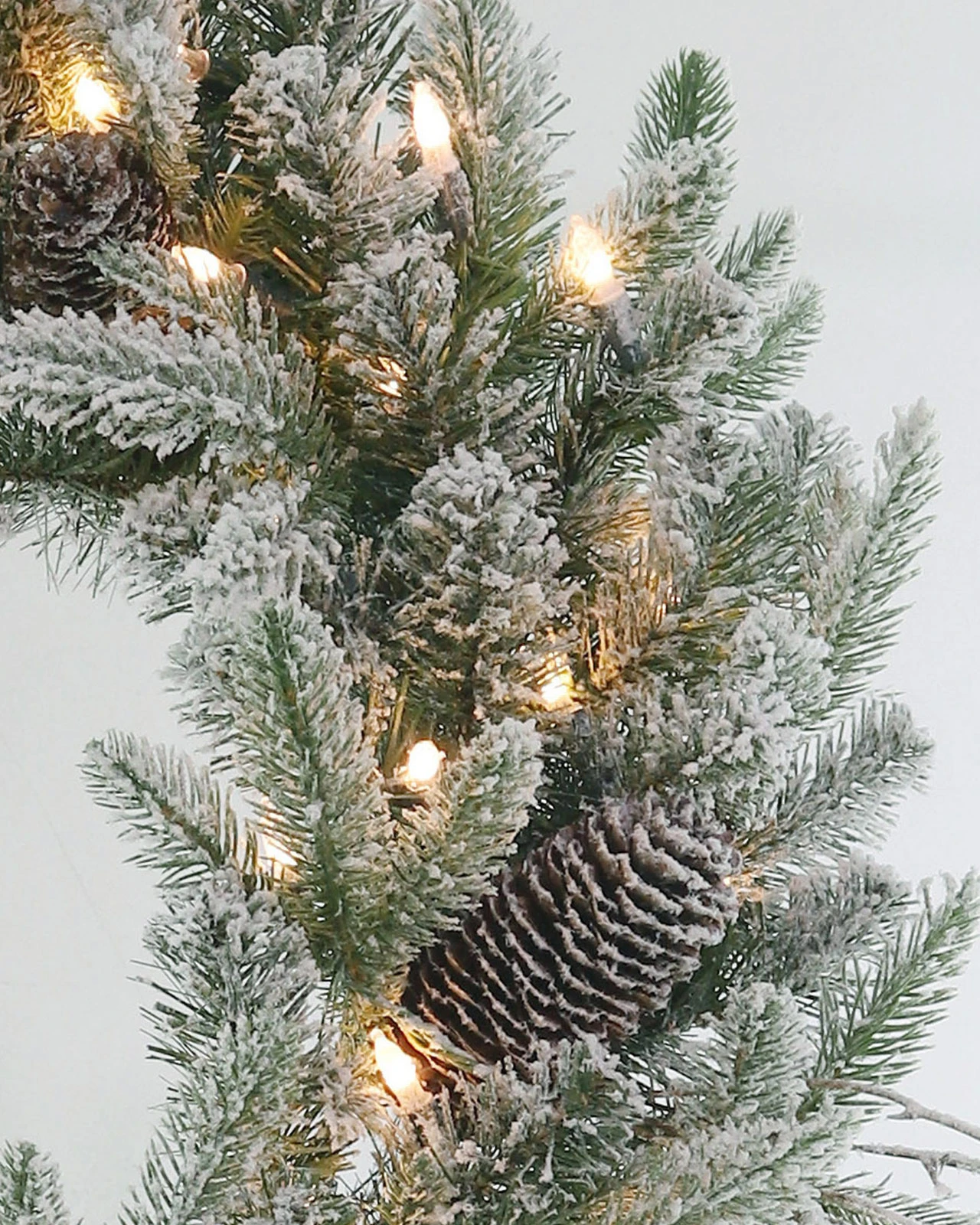 Pre-Lit Flocked Wreath w/Pinecones& Twigs