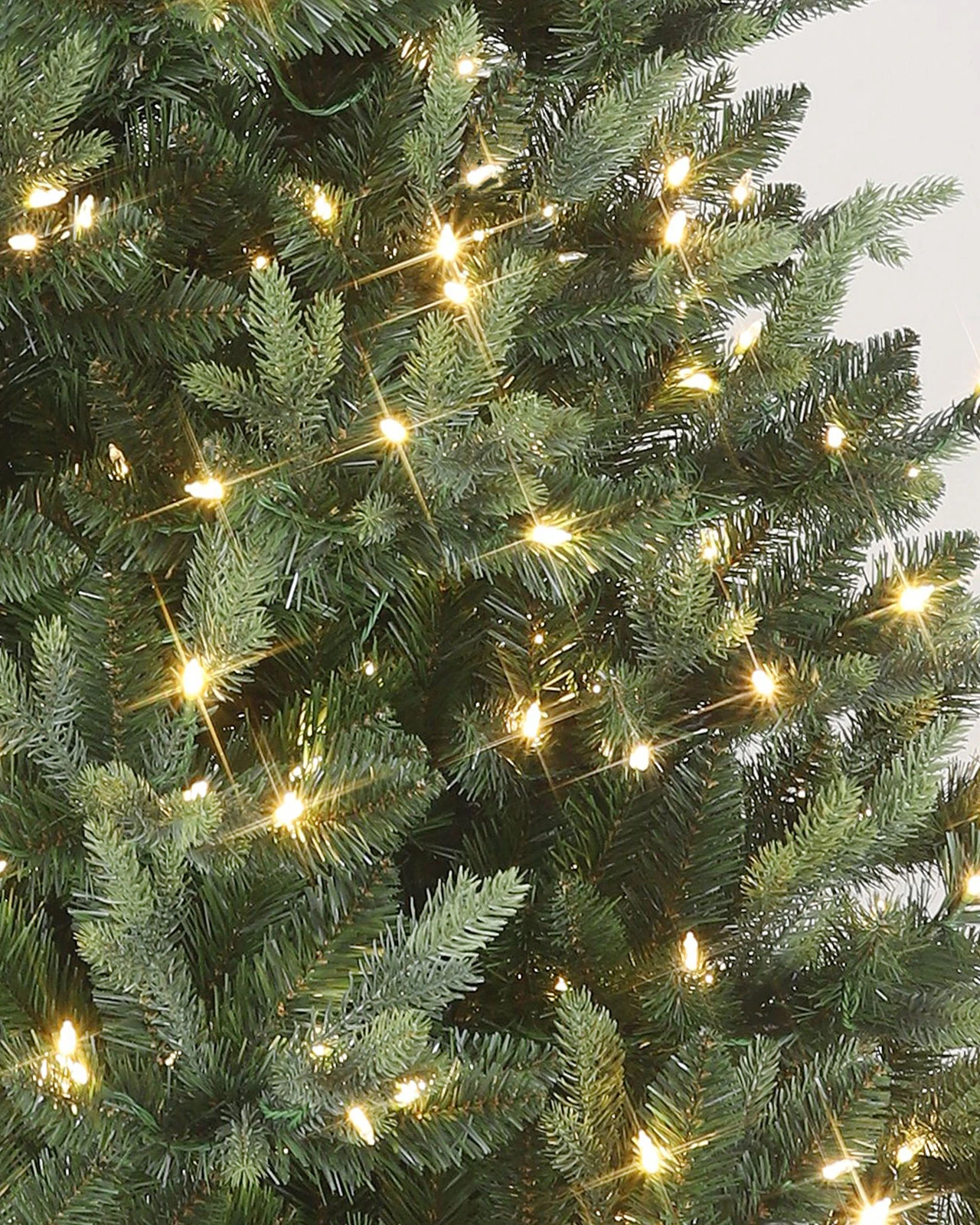 Pre-Lit Green Fir Tree