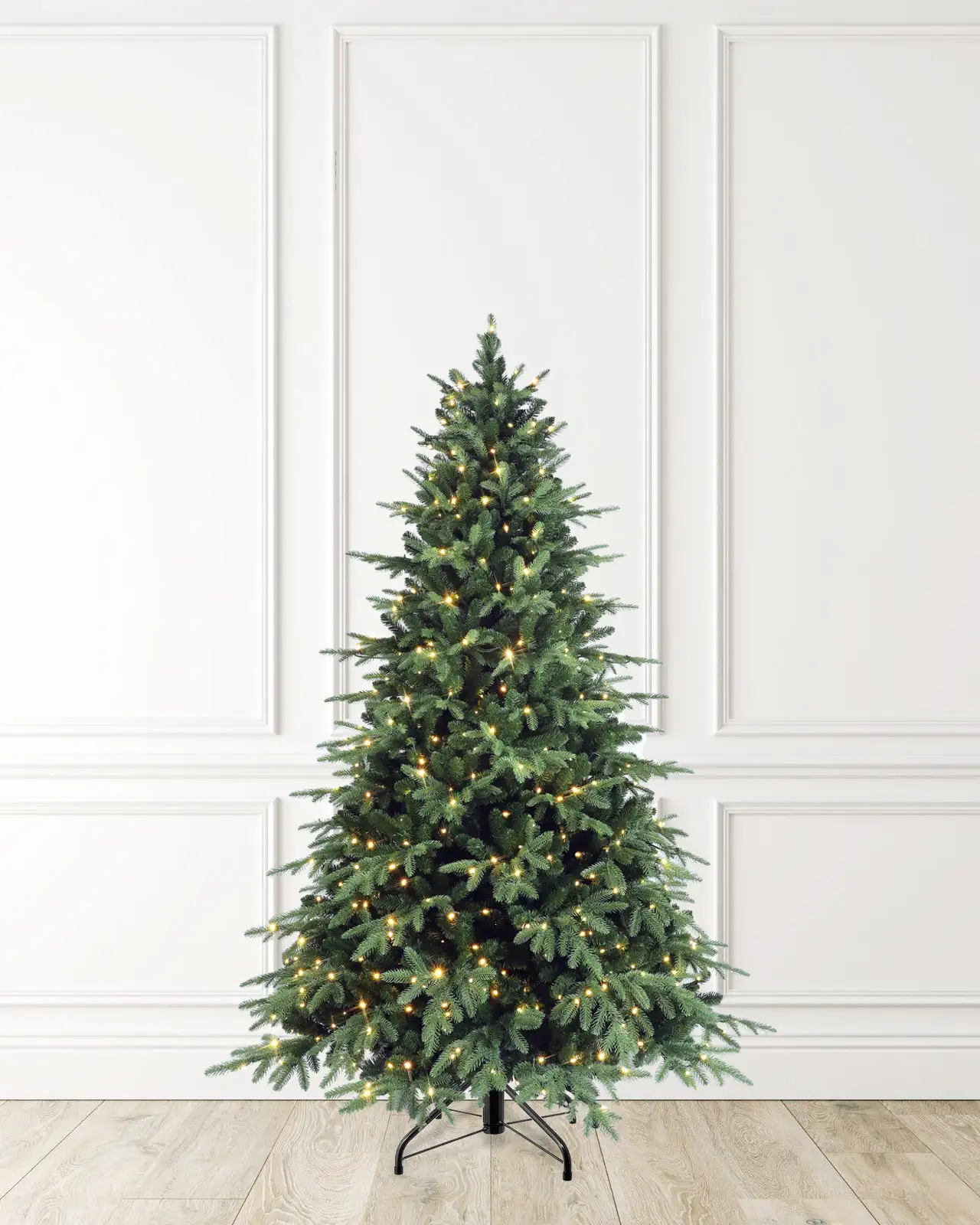 Pre-Lit Green Spruce Tree w/ Power Pole