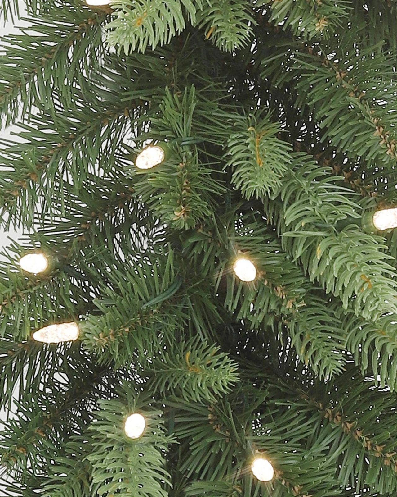 Pre-Lit Geen Garland