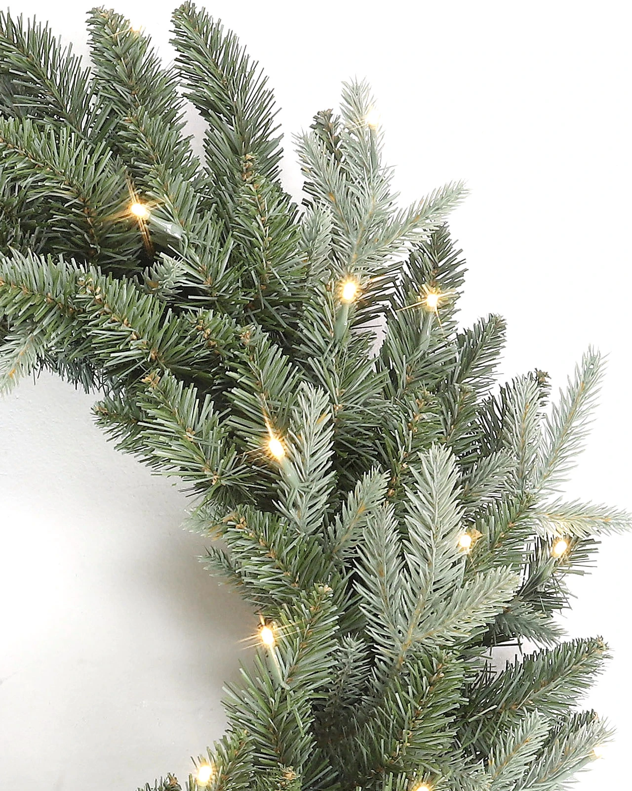 Pre-Lit Frosted Wreath
