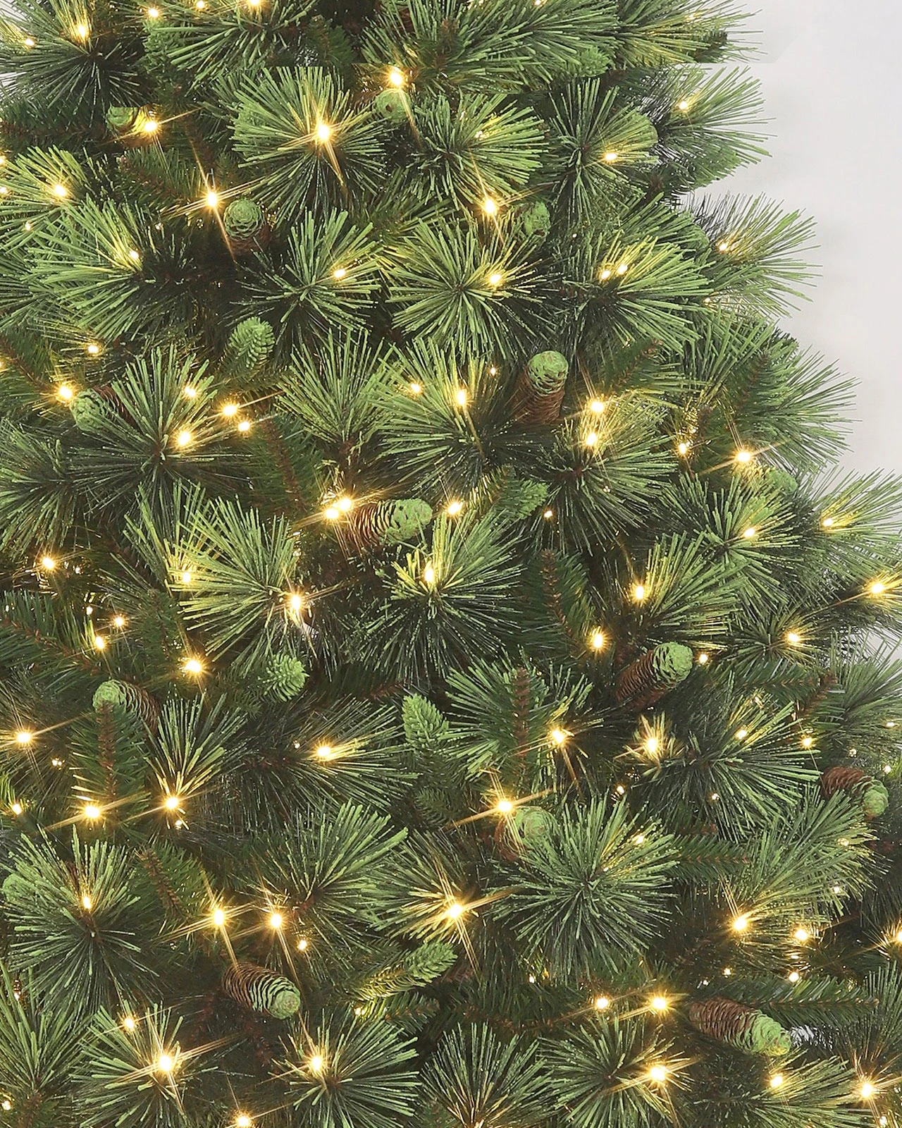 Pre-Lit Green Pine Tree w/Pinecones