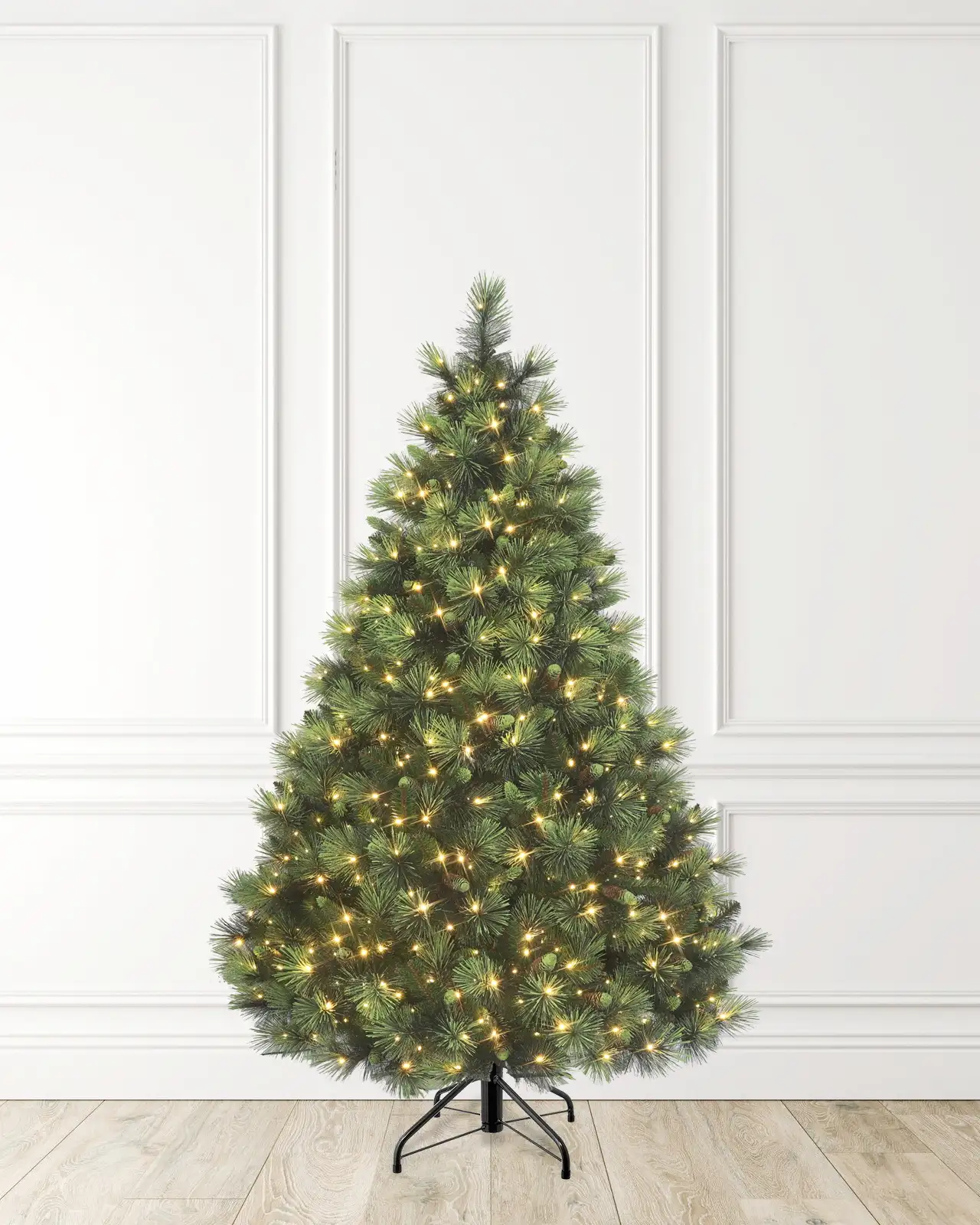 Pre-Lit Green Pine Tree w/Pinecones