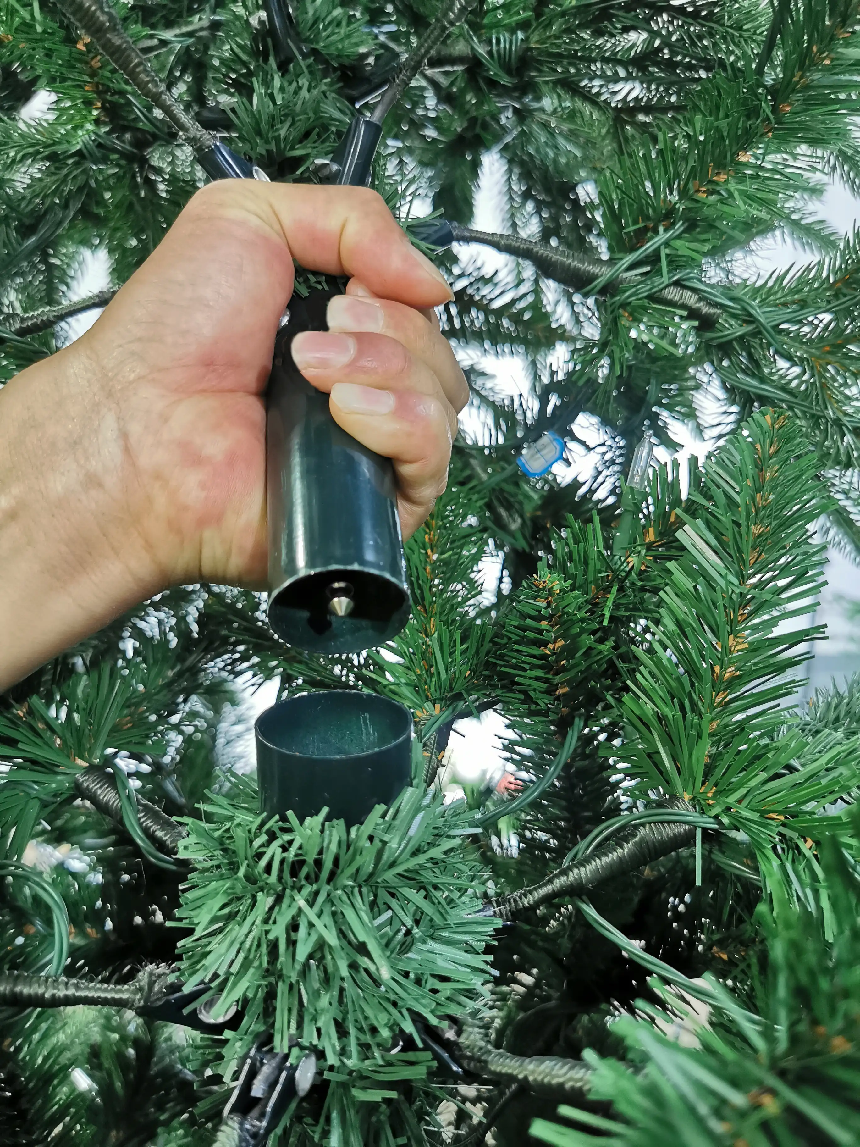 Pre-Lit Green Spruce Tree w/ Power Pole
